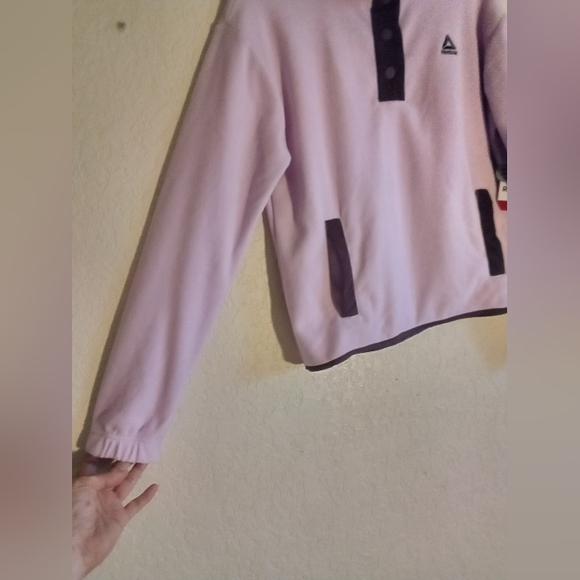 REEBOK WEEKEND PULLOVER – ORCHID BLOOM - Picture 4 of 8